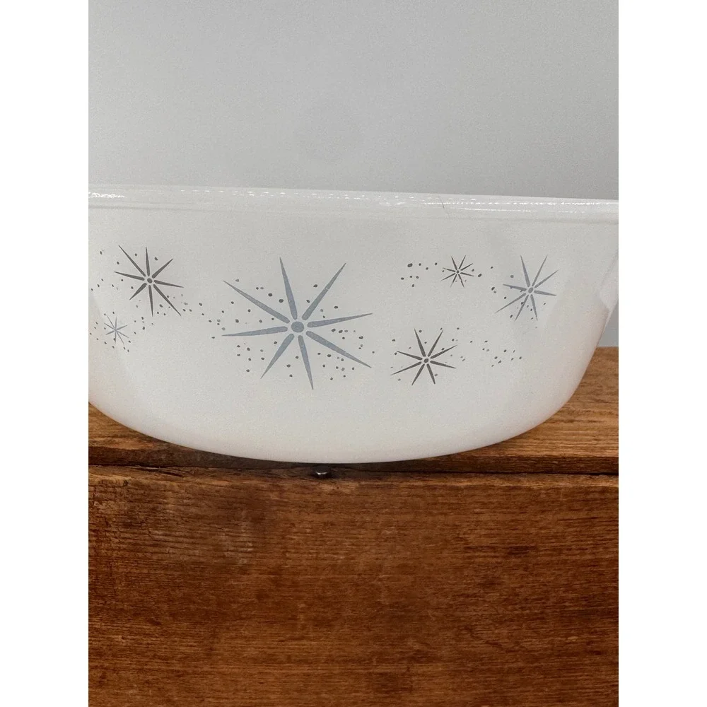 Vintage Glasbake 4 Quart Milk Glass Casserole Dish Blue Starburst Atomic‎ J-2354